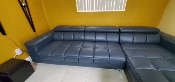 Sofa free (Cutler Bay)