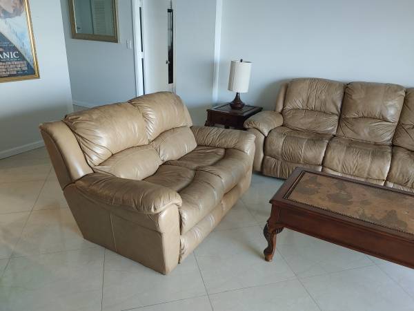 Leather Sofa and Loveseat (Fort Lauderdale)