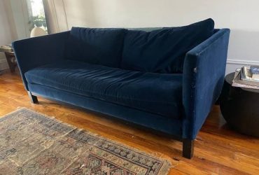 ABC Home Sofa / Couch – blue velvet (Prospect Heights)