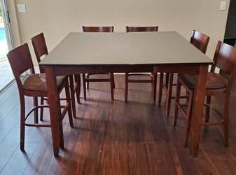 Dining Room Table & Chairs (Coral Springs)