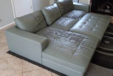 Stoners Delight Couch – HIDDEN POCKET