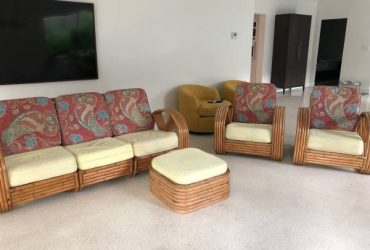 Free vintage rattan set. Couch, 2 chairs and an ottoman.