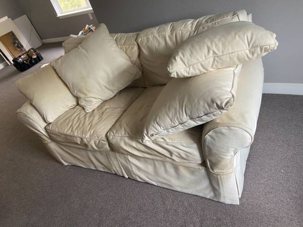 Free Couch (Ferndale)