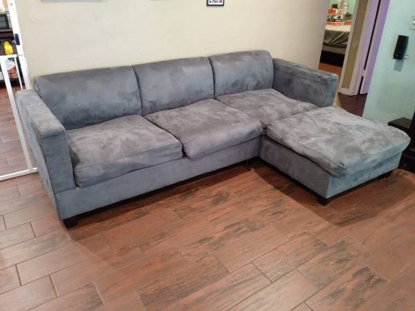 L-Shaped Grey Velvet Sectional Sofa (Miami)