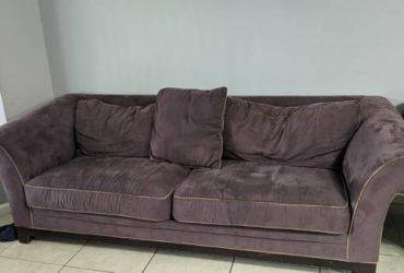 Couch Free on curb tonight (CORAL SPRINGS)
