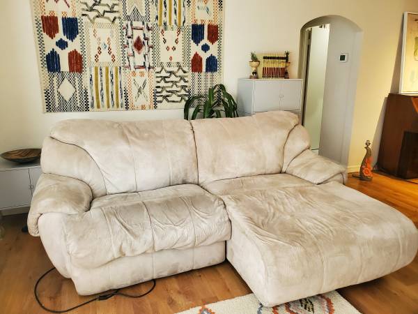 Overstuffed Sectional Sofa (Longwood)