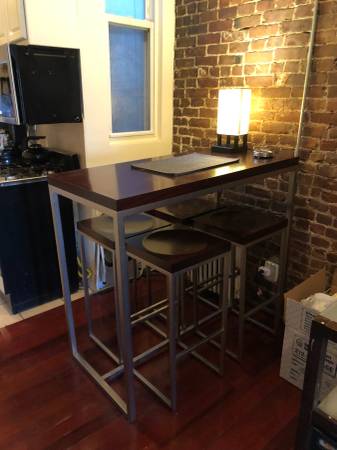 Pub table with 4 bar stools (Midtown West) NY