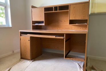Large Computer Desk with Hutch (Loxahatchee)