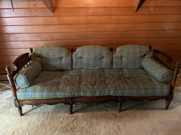 FREE Wooden Frame Couch. TX