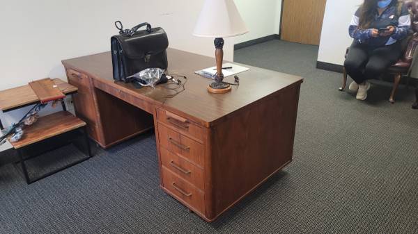 Free office desks (Mesquite)