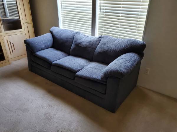Free couch (Astatula)