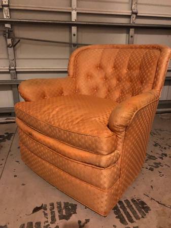 Retro swivel barrel chair (Kissimmee)