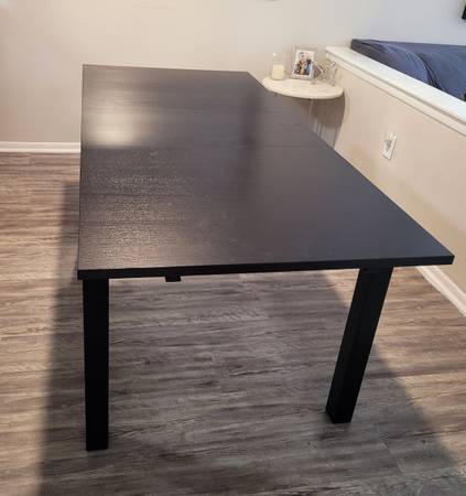 FREE IKEA EXTENSIBLE TABLE (Winter Park, FL)