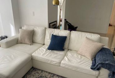 Sleeper pull out sectional – FREE (Sunny Isles Beach)