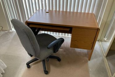 FREE desk and chair (West Palm Beach)