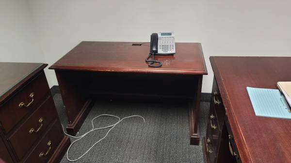 Free office desks (Mesquite)