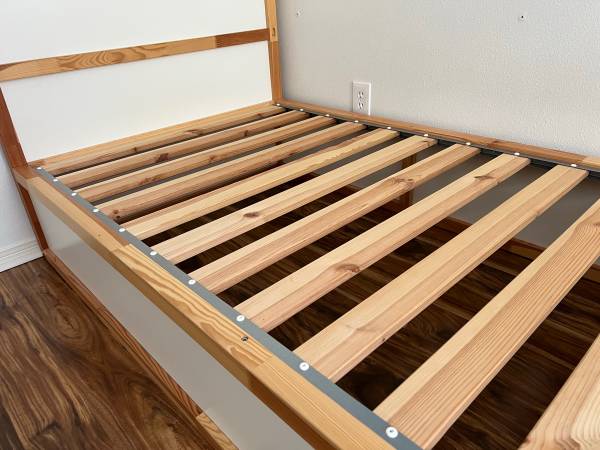Ikea Kura Twin Bed – Reversible – White / Pine (The Woodlands, TX)