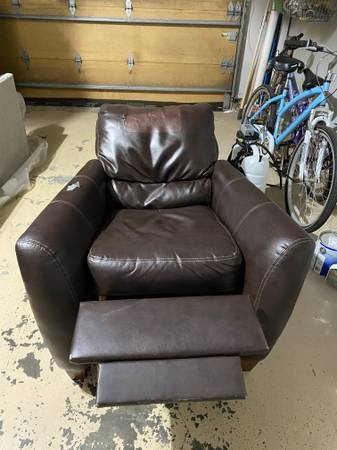 Recliner Chair and Couch Free (Flower Mound)