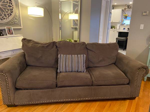 Free Sofa Couch (Annadale Staten Island)