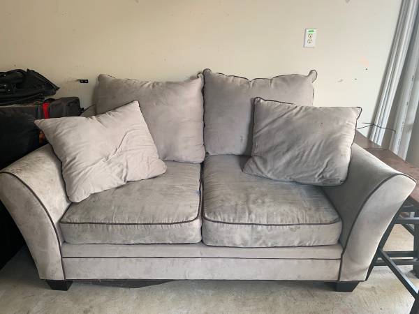Free love seat/couch (League City)