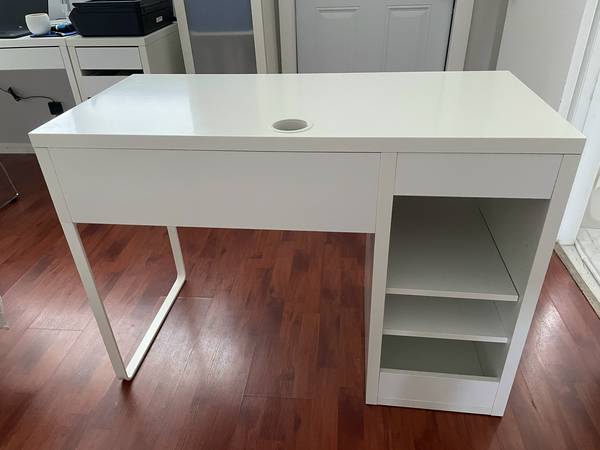 White Desk- Ikea (North Bay Village-Miami Beach)