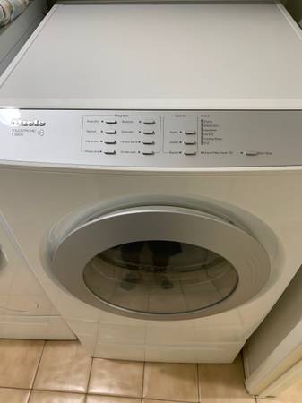 Miele washer & dryer and single bed (Delray Beach)