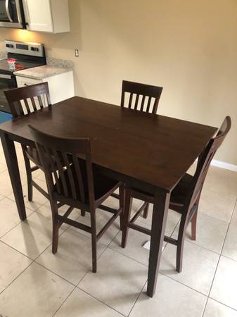 Free Table and Chairs (Orlando)