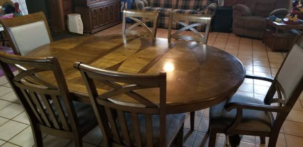 Lot of Free Furniture (Kissimmee)