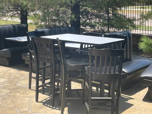 Restaurant chairs and booths (Mansfield)