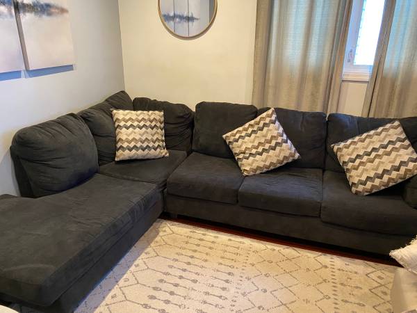 FREE COUCH – must go tomorrow!!