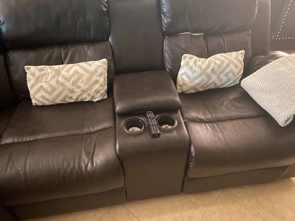FREE sectional (Clermont)