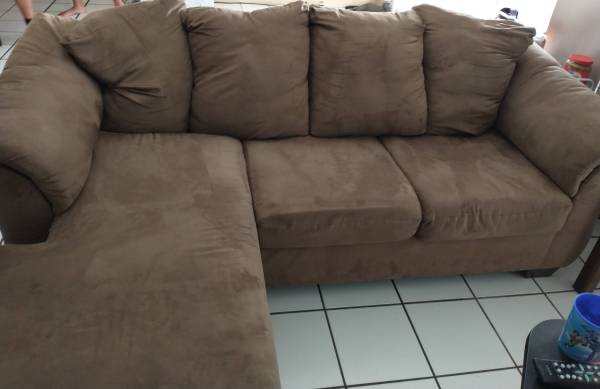 Brown Sofa with Chaise Extension (Cooper City, Fl)