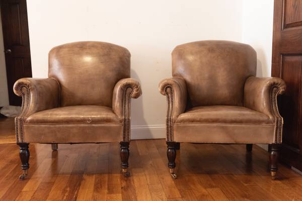 Comfortable armchairs (Bushwick)