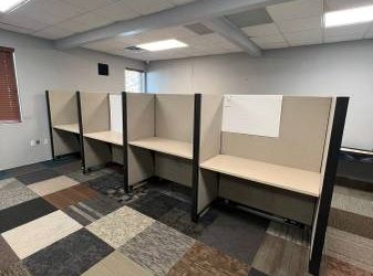 8 Free Cubicles – Heavy Duty and Good Condition! (Fort Lauderdale, FL)