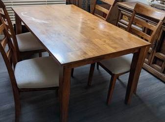FREE Dining Set for Four (Dr Phillips)