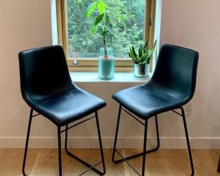 Free counter chairs (Harlem / Morningside)