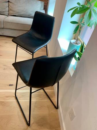Free counter chairs (Harlem / Morningside)
