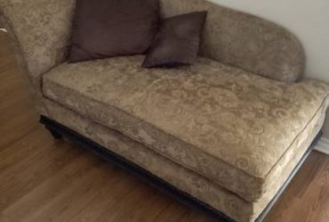 FREE Schnadig Chaise Lounge & Box of household items (Richmond)