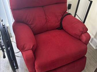 FREE FURNITURE: recliner, dresser and nightstand, must take all etc… (Pompano Beach)