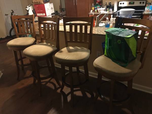 Free Furniture for helping to move other furniture-Moving (Hunters Creek)Kissimmee. 