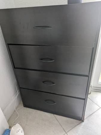 Dresser (Delray Beach)