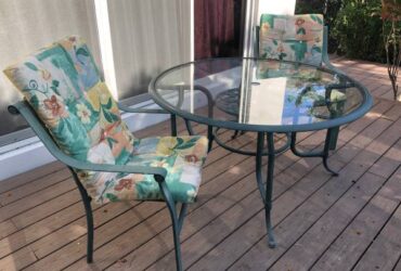 Patio table with 2 chairs (Lake Worth)