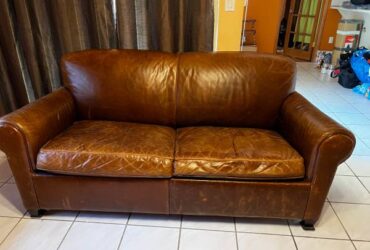 Free leather pull out sleeper couch (Miami Lakes)