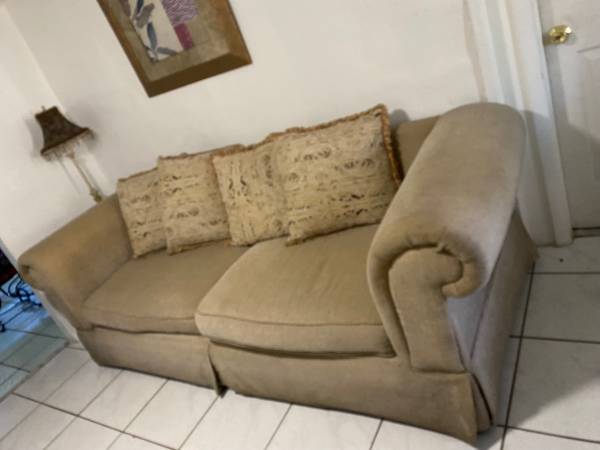 Free Sofa Couch (Orlando)