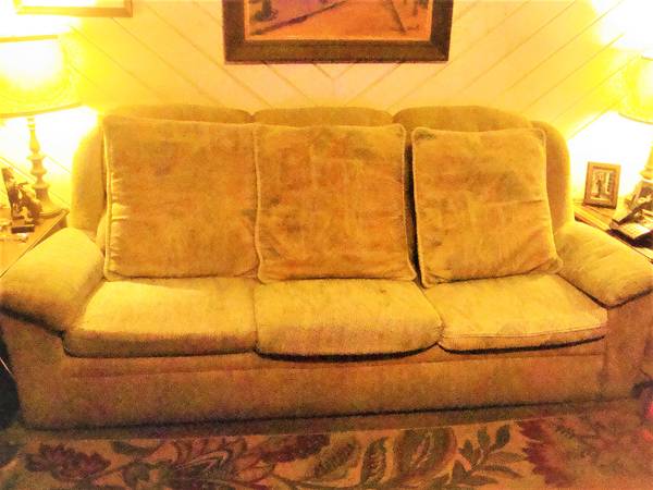 Free sofa sleeper and recliner. (Kendall)