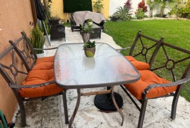 Outdoor patio seat (Miami)
