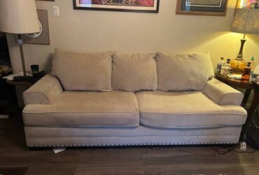 Great couch with a few years left (Fernandina beach)