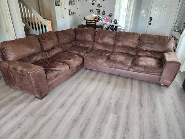 Sectional Sofa Free (West Kendall)