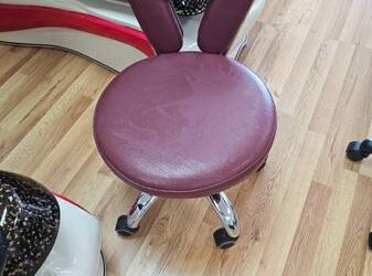 Free brown chair and red stools (Land o’ lakes)