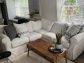 FREE WHITE SECTIONAL COUCH (Lake Worth Beach)